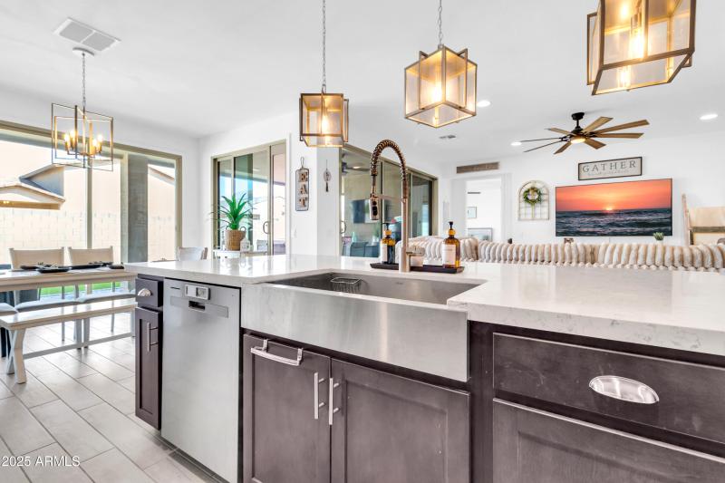 3314 E Jasmine Way-11