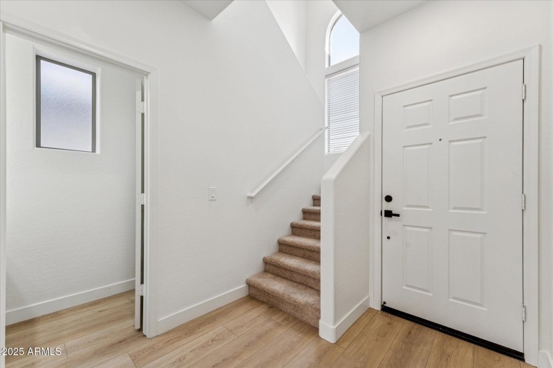 03-003-foyer