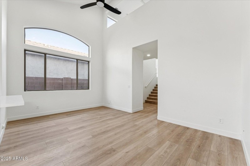 06-006-living-room