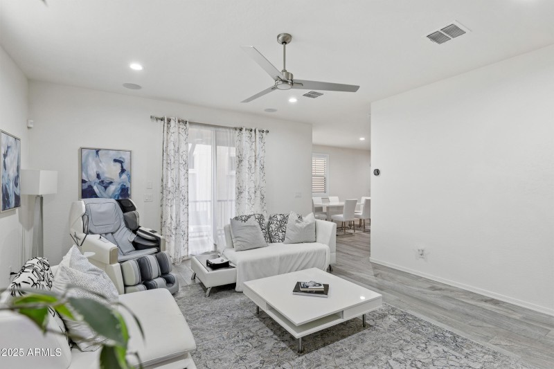 1201 S Tumbleweed Ln