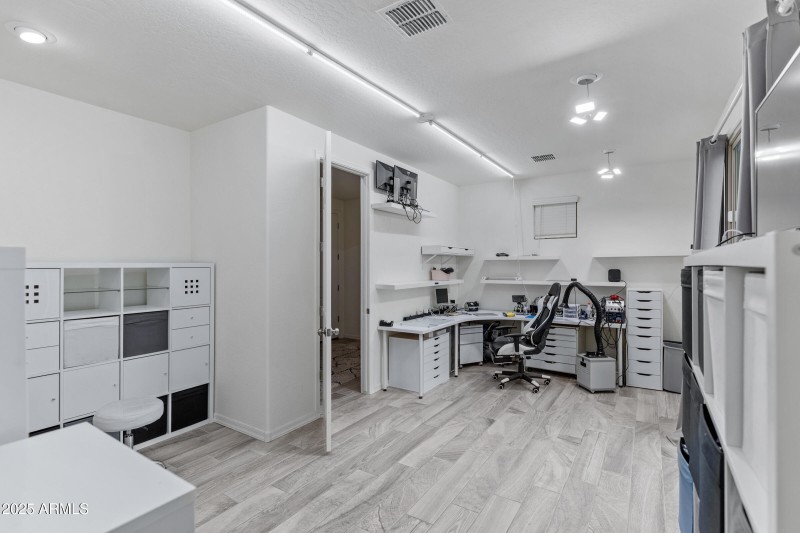 1201 S Tumbleweed Ln-31