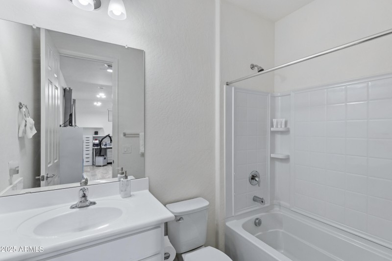 1201 S Tumbleweed Ln-32