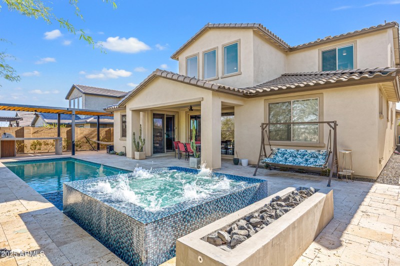 2423 N Beverly Pl-42