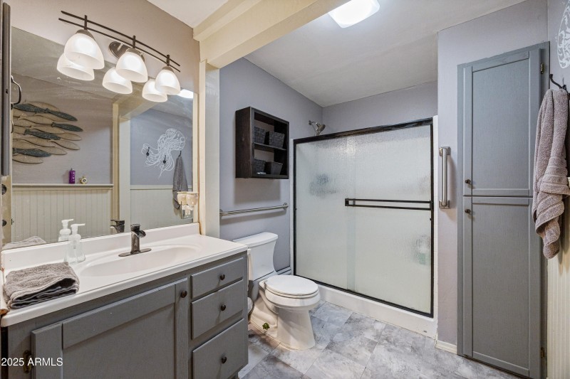 2003 Little Doe Trail, Overgaard, AZ-Cab