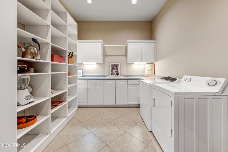 010_Laundry Room