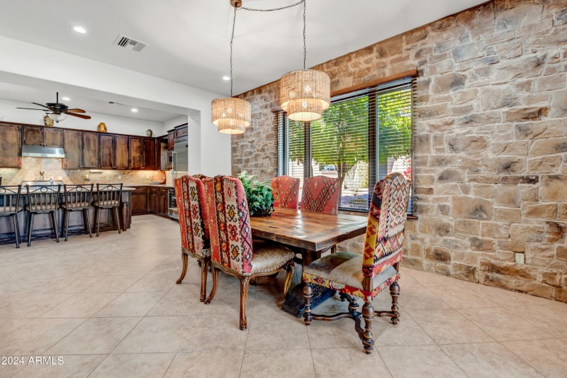 013_Casual Dining