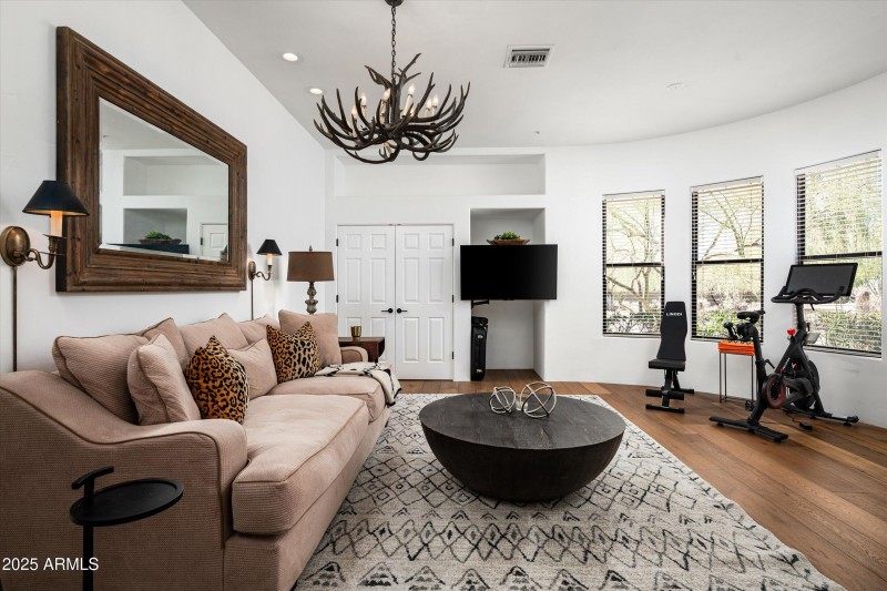 29-7025AshlerHillsDr-29