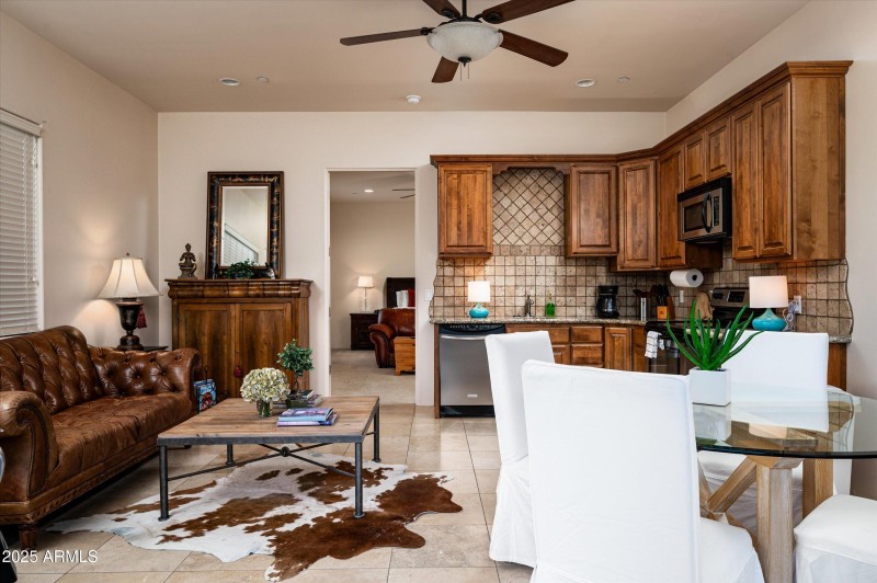 44-7025AshlerHillsDr-44