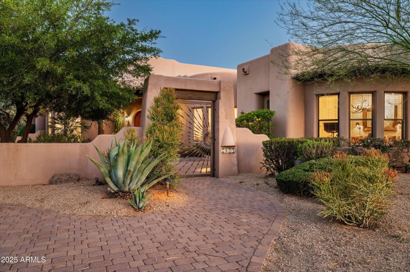 04-7025AshlerHillsDr-4