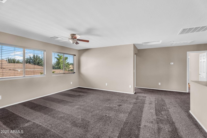15-web-or-mls-2546 E San Rafael Trail -3