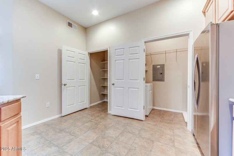 14575 W Mtn View 11221