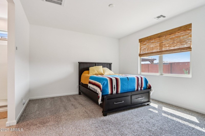 23-web-or-mls-W Sunland Dr-S0609-023