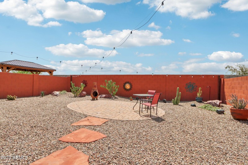 32-web-or-mls-W Sunland Dr-S0609-032