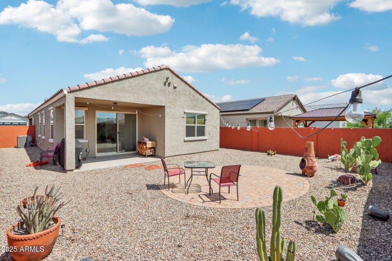 33-web-or-mls-W Sunland Dr-S0609-033