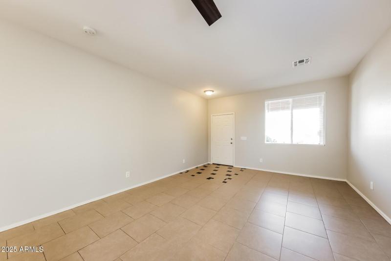 238808-photo-633e428cd13a9