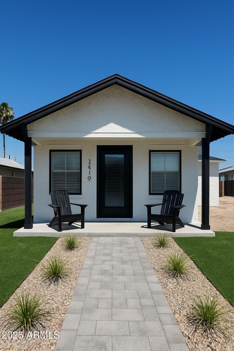 Sunlit Suburban Home with Porch