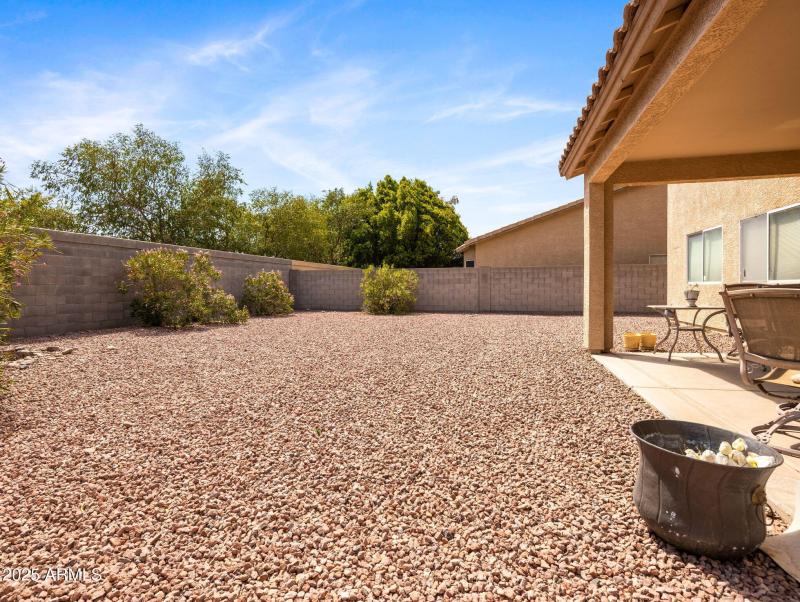 49-web-or-mls-7813 W Via Del Sol-49