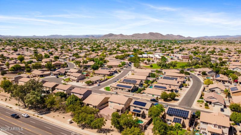 6-web-or-mls-7813 W Via Del Sol-7