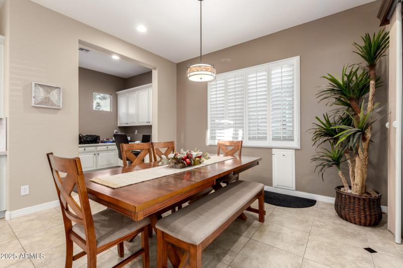 Breakfast/Informal Dining