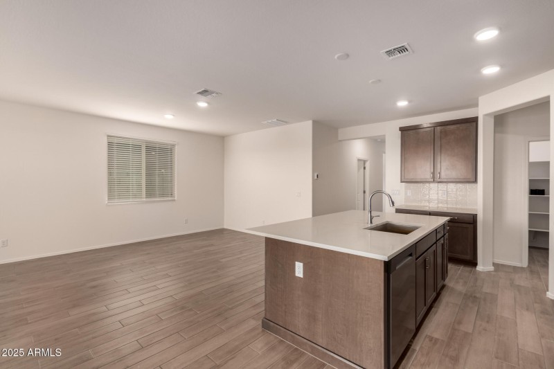 14 - Soft Wind 18253