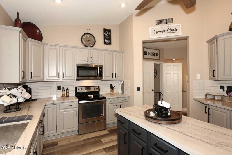 Kitchen-Range