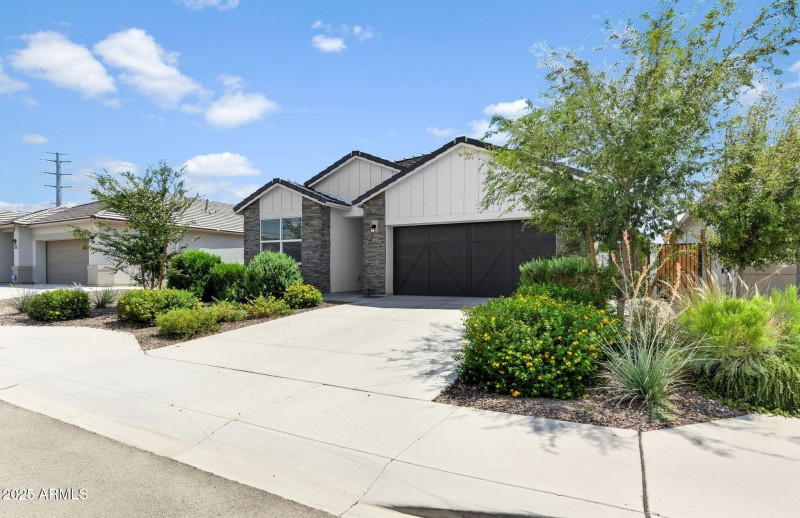 2-web-or-mls-1055 W Tuli Way-2