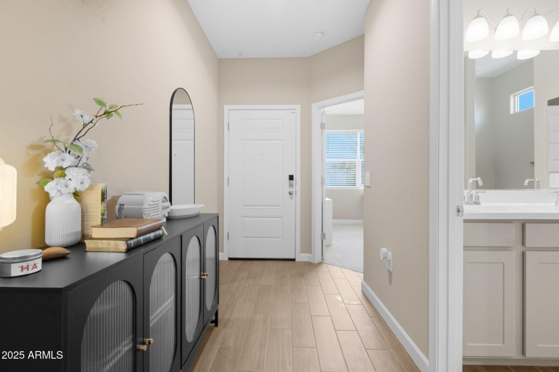 4-web-or-mls-1055 W Tuli Way-4