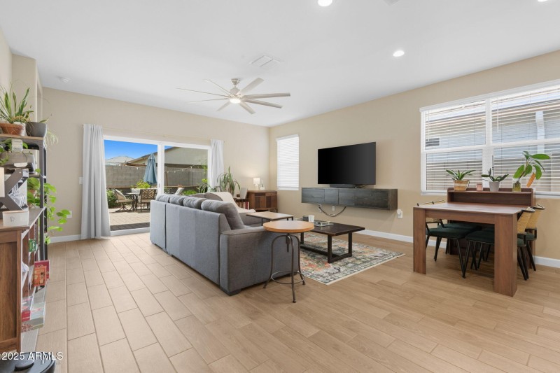 5-web-or-mls-1055 W Tuli Way-5