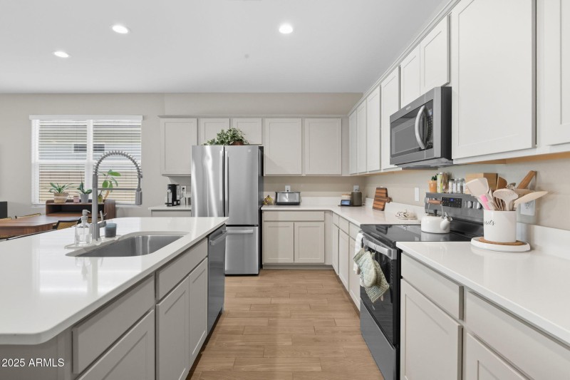 11-web-or-mls-1055 W Tuli Way-11