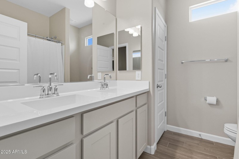 14-web-or-mls-1055 W Tuli Way-14