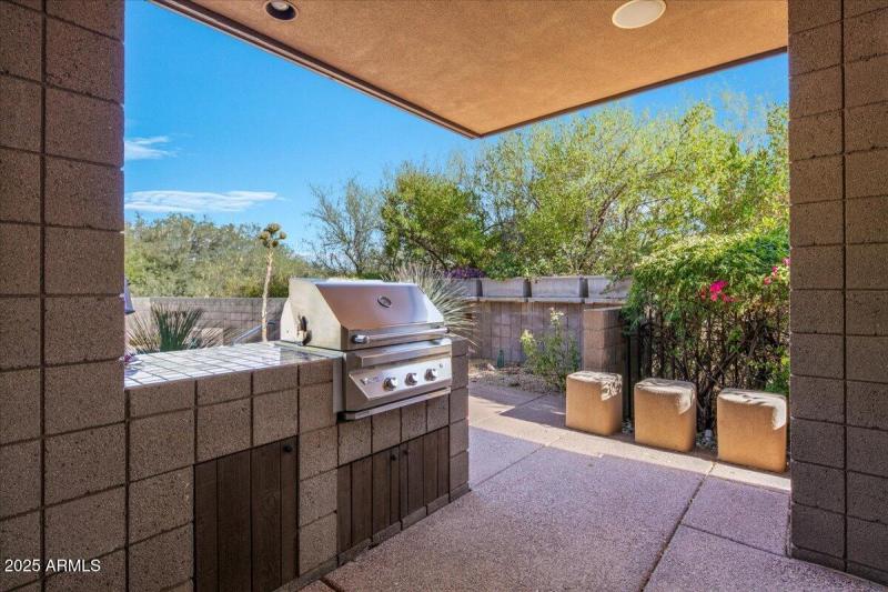 33-Grill Patios