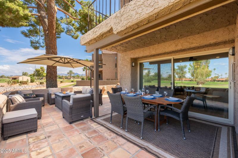 Outdoor Dining & Living