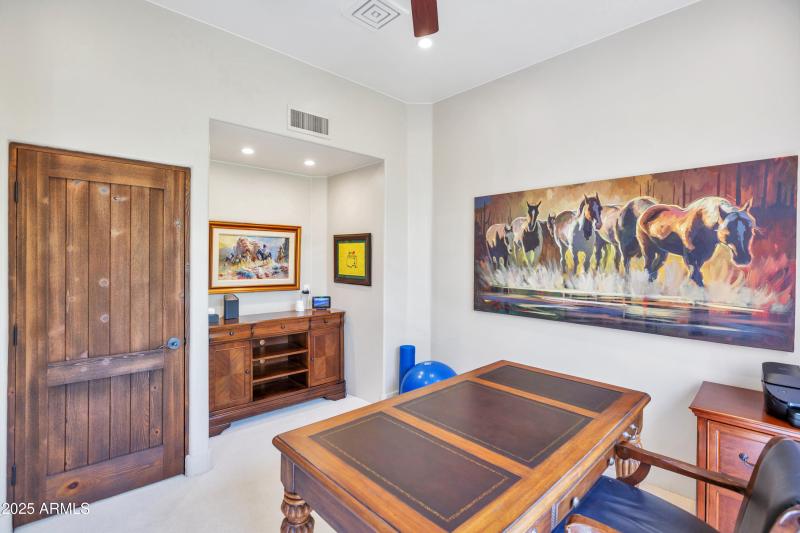 Office or sitting room primary suite