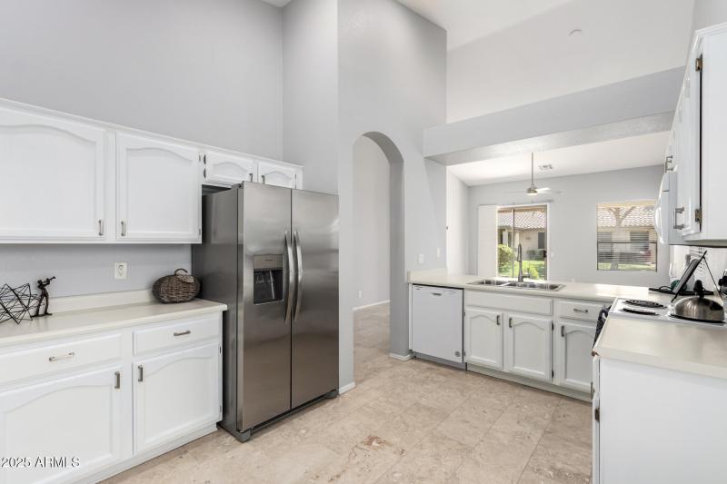 Spacious eat-in kitchen