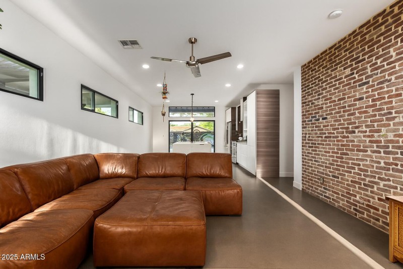 Living room 2