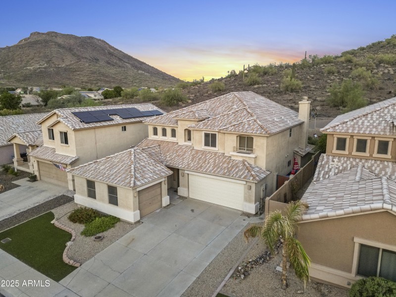 Hillside Privacy & Desert Views
