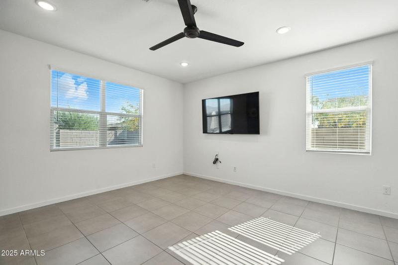 24-web-or-mls-Marin -24