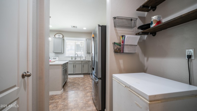 40589 W Parkhill Dr-9