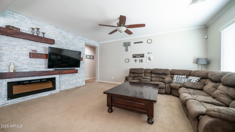 40589 W Parkhill Dr-11