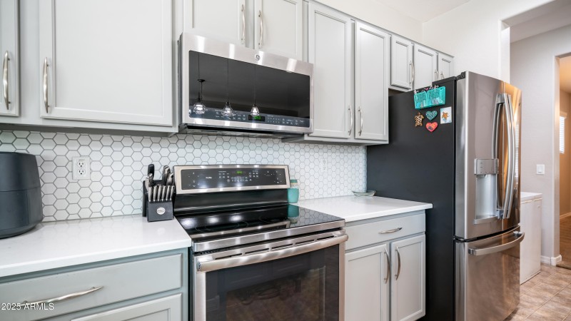 40589 W Parkhill Dr-16