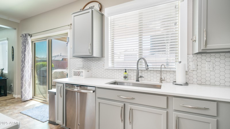 40589 W Parkhill Dr-17