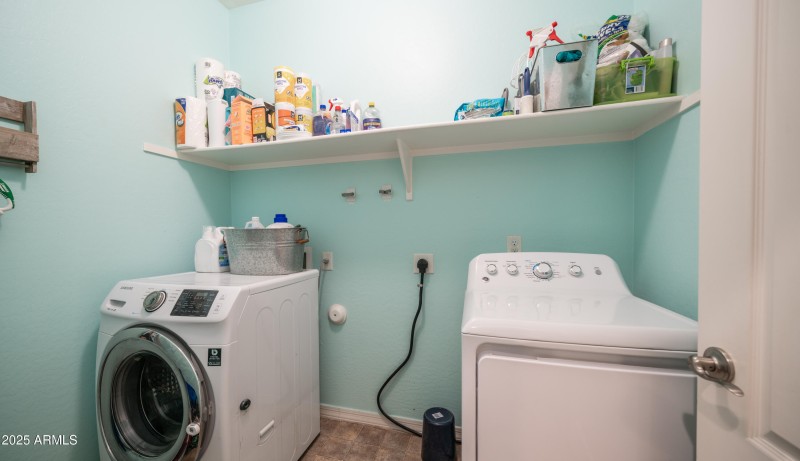 40589 W Parkhill Dr-21