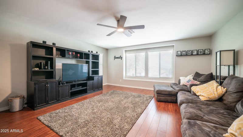 40589 W Parkhill Dr-24