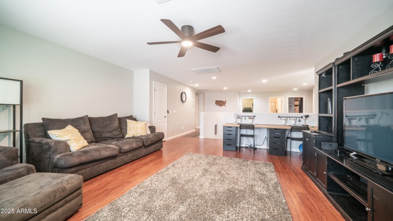 40589 W Parkhill Dr-25