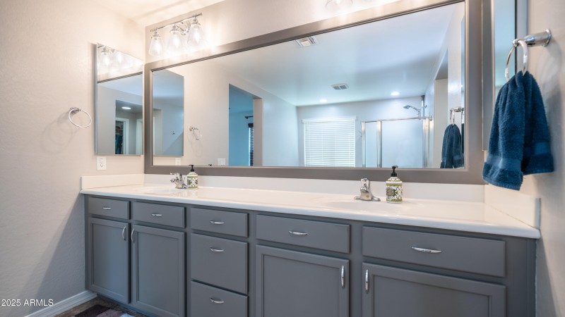 40589 W Parkhill Dr-31