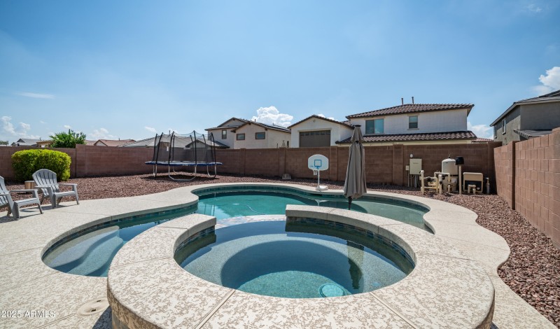 40589 W Parkhill Dr-38