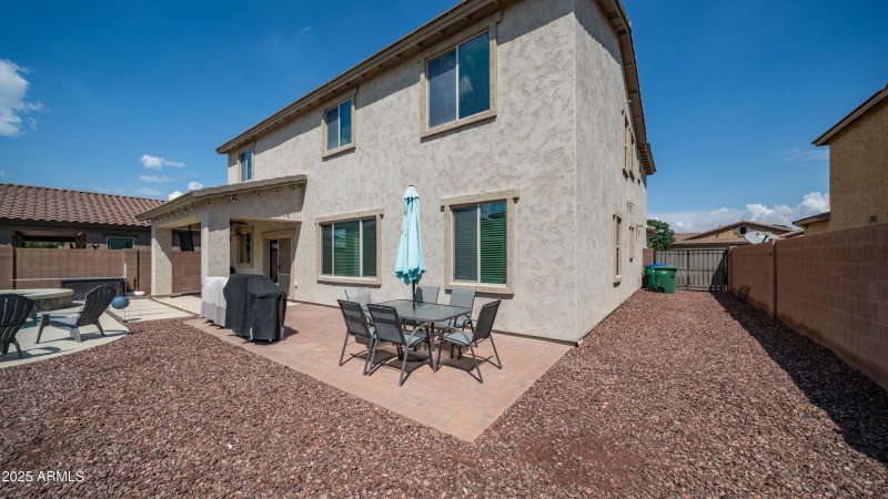 40589 W Parkhill Dr-42