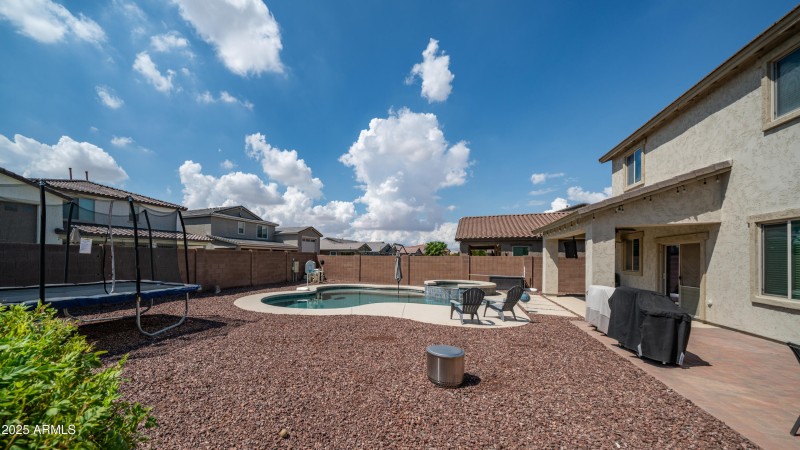 40589 W Parkhill Dr-43