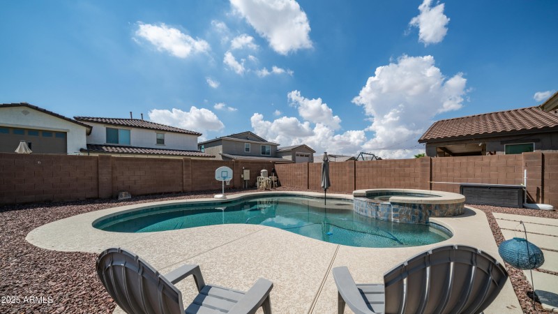 40589 W Parkhill Dr-44