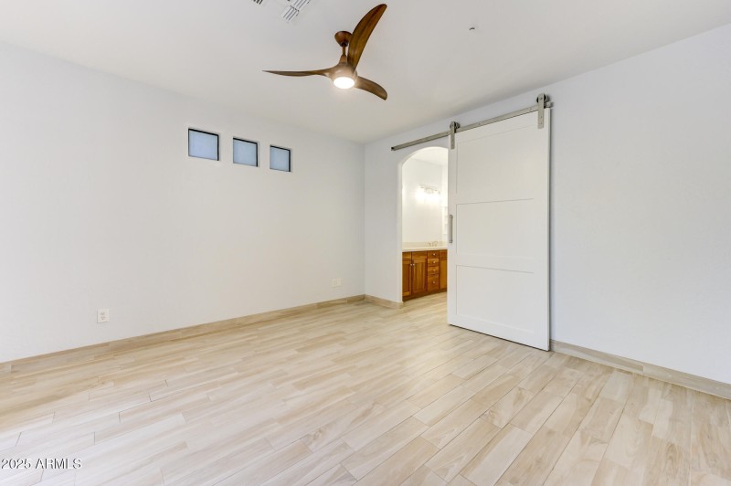 10212 E White Feather Ln-15